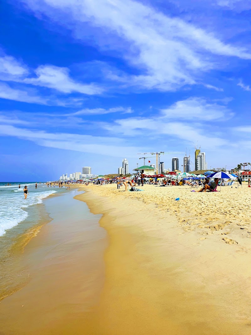 החוף הנפרד